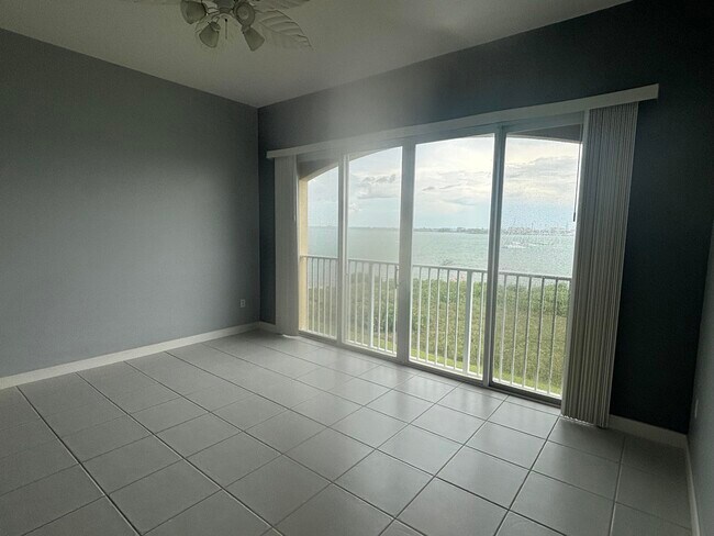 Building Photo - 31 Harbour Isle Dr W