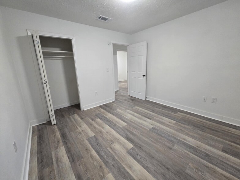 Building Photo - 334a Myer Ave