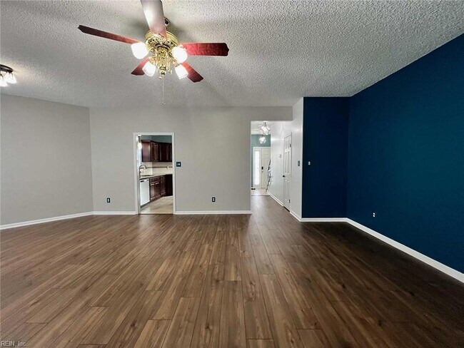 Building Photo - 4930 Cypress Point Cir