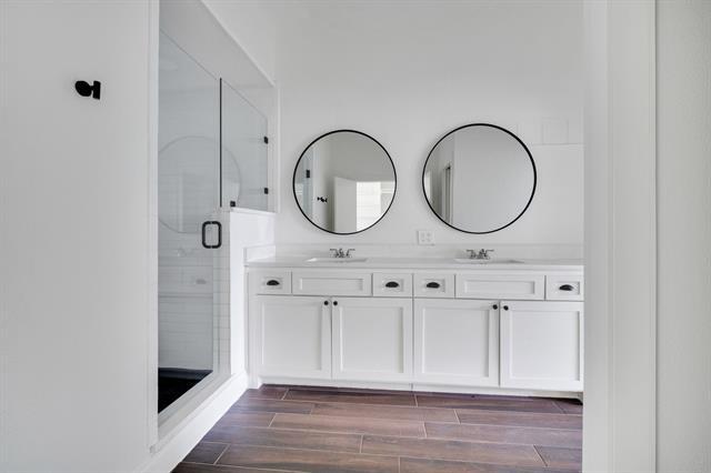 Building Photo - 3301 Yellowstone Dr