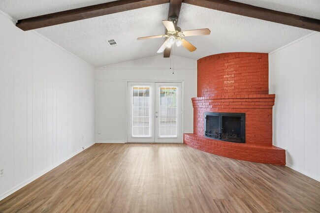 Building Photo - 7911 Albany Ave