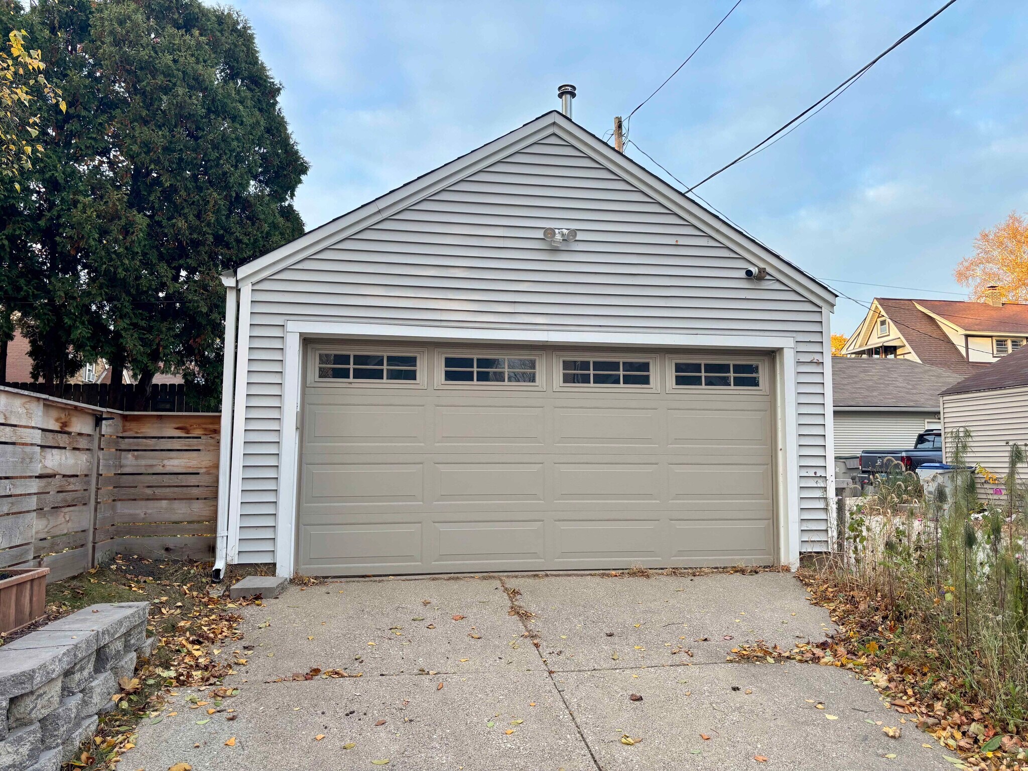2 car garage - 3276 S Lenox St