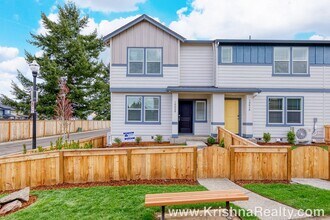 Building Photo - Modern 1-Year-Old NEW CONSTRUCTION 3 BR, 2.5 BA DR Horton Townhome with Community Playground