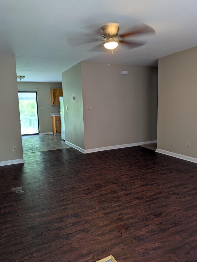 Building Photo - 2555 Chateau Ln