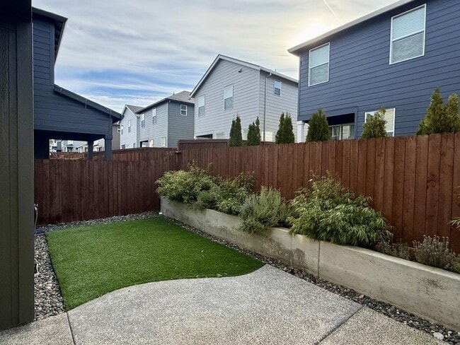 Building Photo - 825 NW 175th Wy