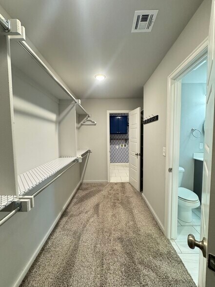 Building Photo - 9104 SW 47th St