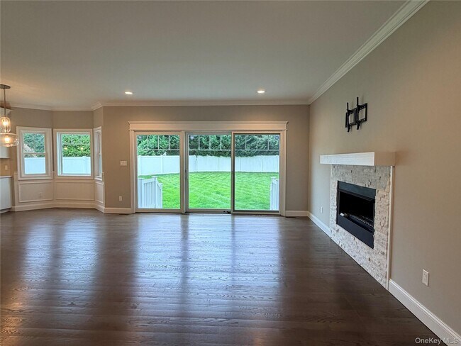 Building Photo - 28 Fern Dr E