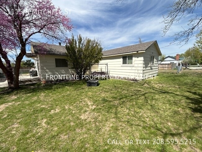 Primary Photo - 1115 N Mitchell St