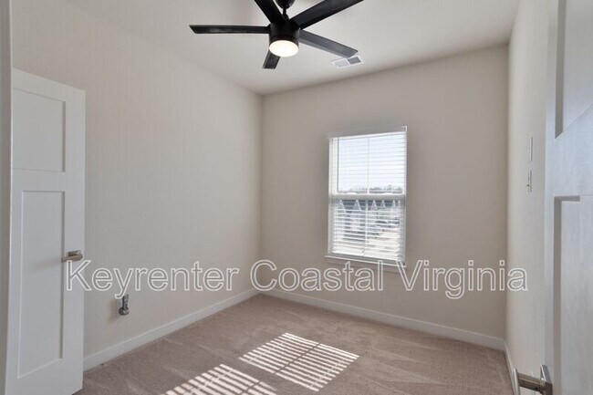 Building Photo - 137 Cedar Crst Dr