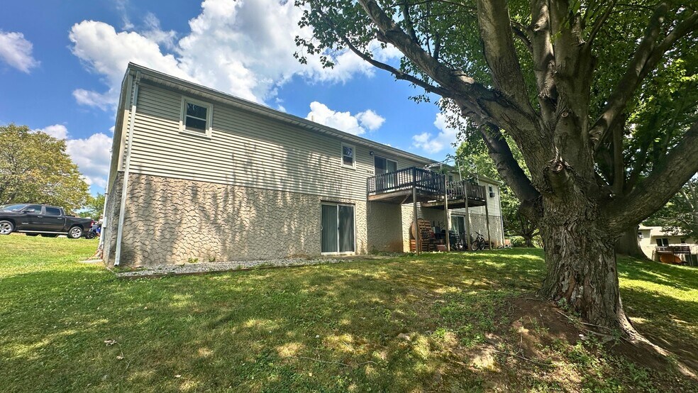 Building Photo - 4 Pickford Dr