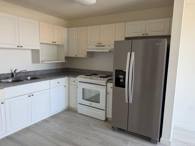 Building Photo - 801 South St