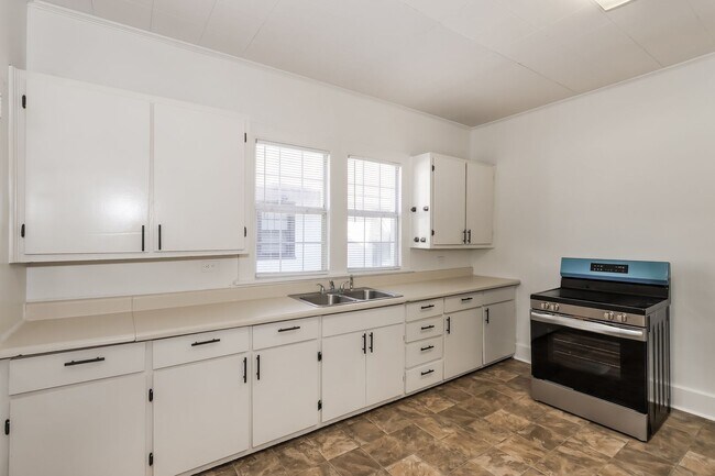 Building Photo - 1913 Ohio Ave