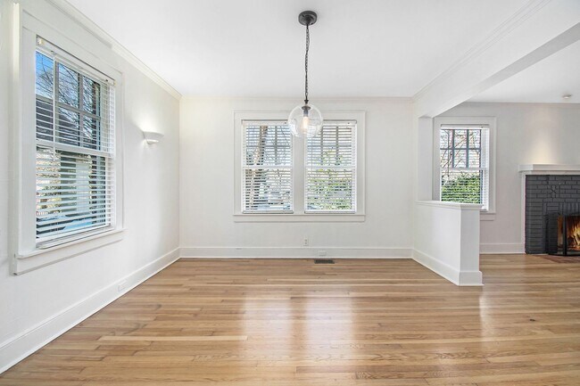 Building Photo - 2 Bedroom in Intown Atlanta