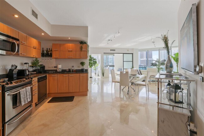 Building Photo - 350 S Miami Ave