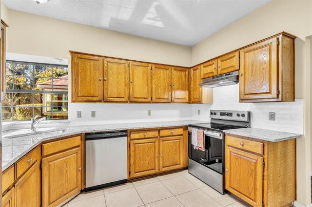 Building Photo - 2015 Falcon Ridge Dr