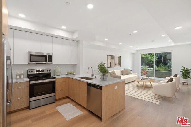 Building Photo - 4406 Fulton Ave