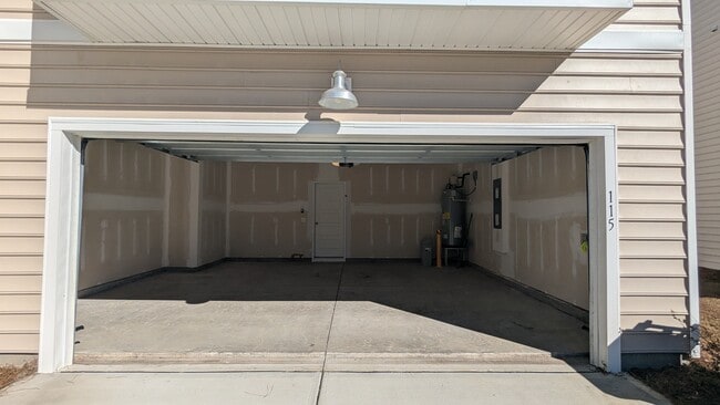 Building Photo - 115 Saltgrass Ln