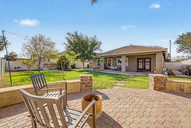 Building Photo - 4203 E Los Altos Rd