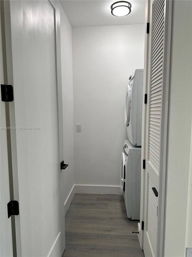 Building Photo - Southwest 32nd Avenue, Fort Lauderdale, FL 33312 - 4 BR 2 BA townhouse