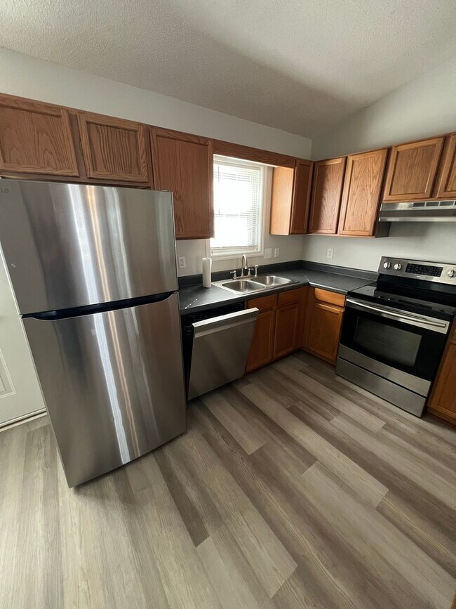 Building Photo - 3 Bedroom 2 Bath House, Turtle Cove Subdiv...