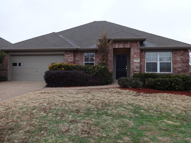 Building Photo - 313 Woodridge Dr
