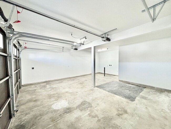 Building Photo - 136 Ventura Ave