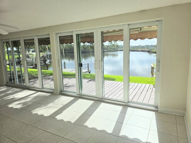 Building Photo - 11462 W Bayshore Dr