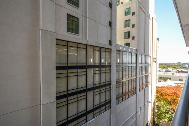 Building Photo - 620 Peachtree St NE