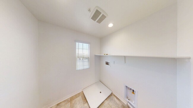 Building Photo - Beautiful 3Bed 2.5Bath
