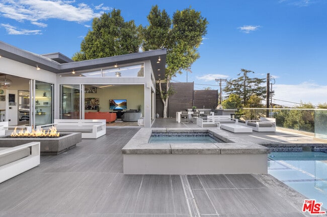 Building Photo - 7275 Mulholland Dr