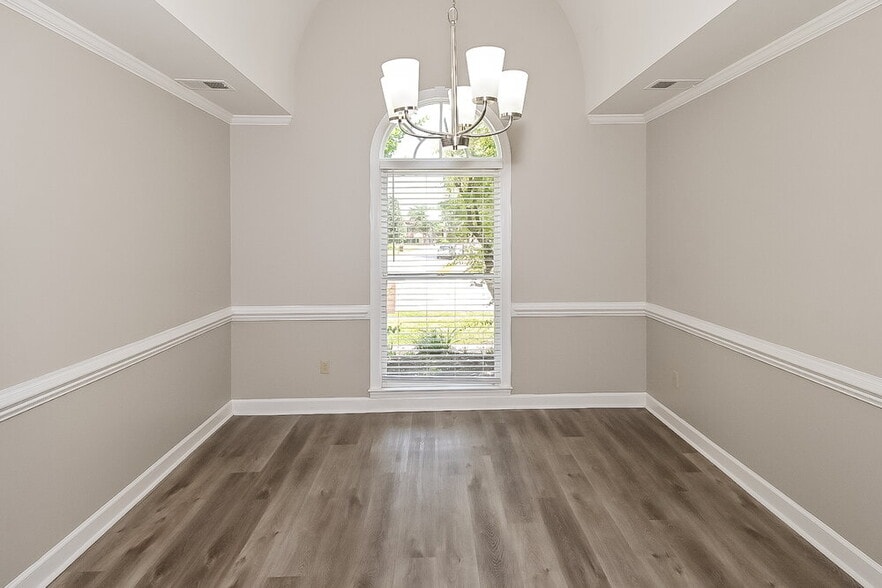 Building Photo - 9012 Brent Ln