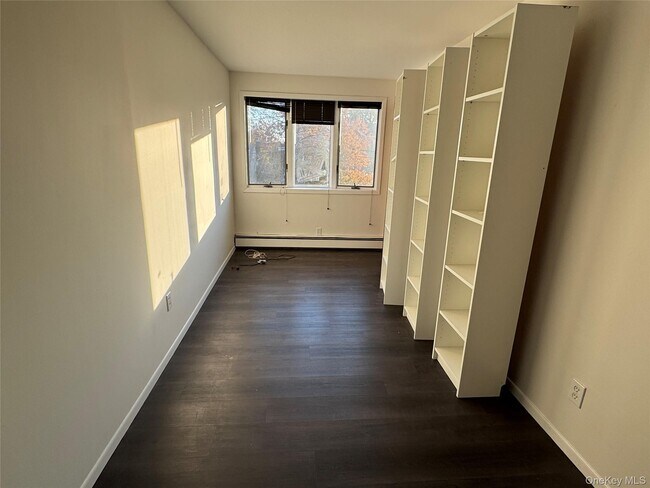 Building Photo - 906 Polk Ave