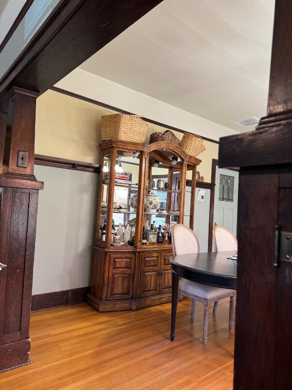 Building Photo - 1022 W 19th Ave