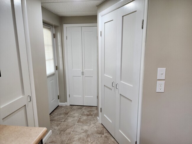 Entrance - 100 Manning Pl