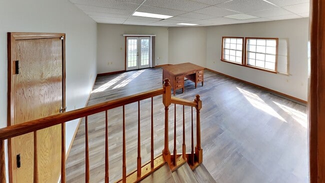 Building Photo - Welcome to this charming 3 bedroom, 1 bath...