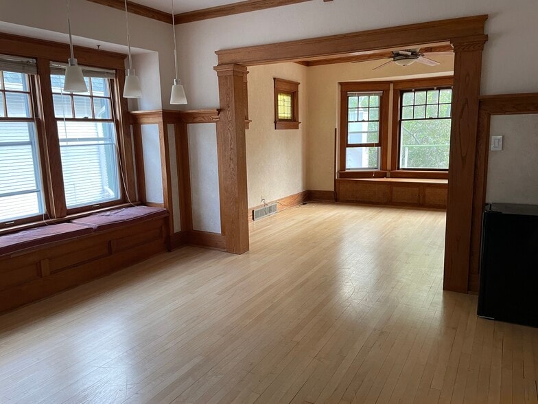 Building Photo - 2954 N Frederick Ave