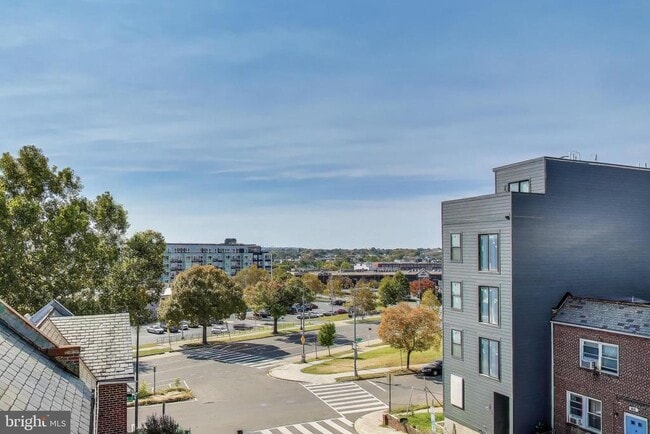 Building Photo - 1011 18th St NE