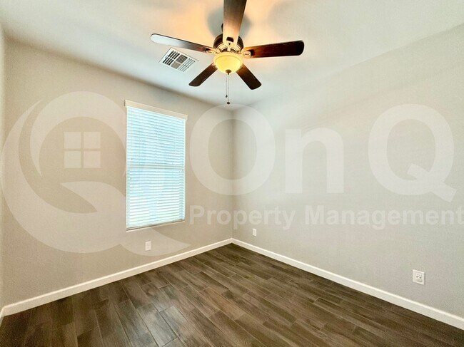 Building Photo - 4336 E Mesquite St