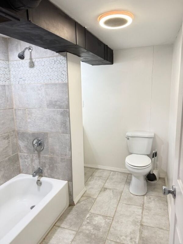 Building Photo - 3304 Daytona Ave