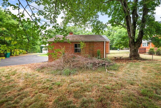 Building Photo - 10530 Lambeth Rd