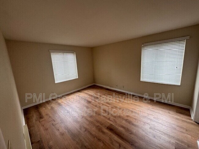 Building Photo - 2601 Hillsboro Pike