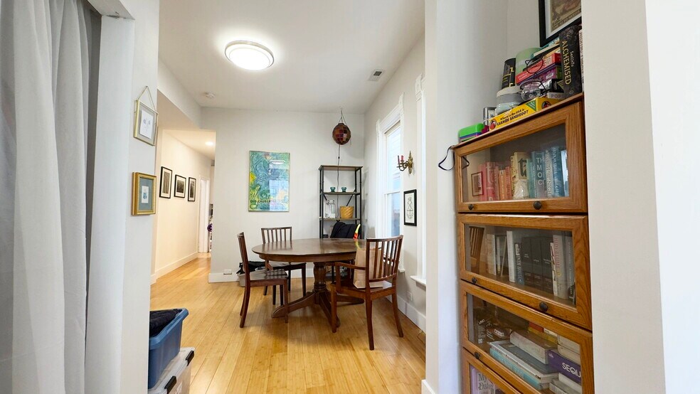 Building Photo - 1735 N Fairfield Ave