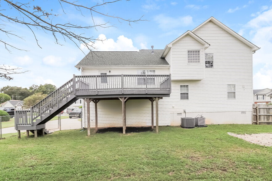 Building Photo - 19 Hedgerow Ct SE