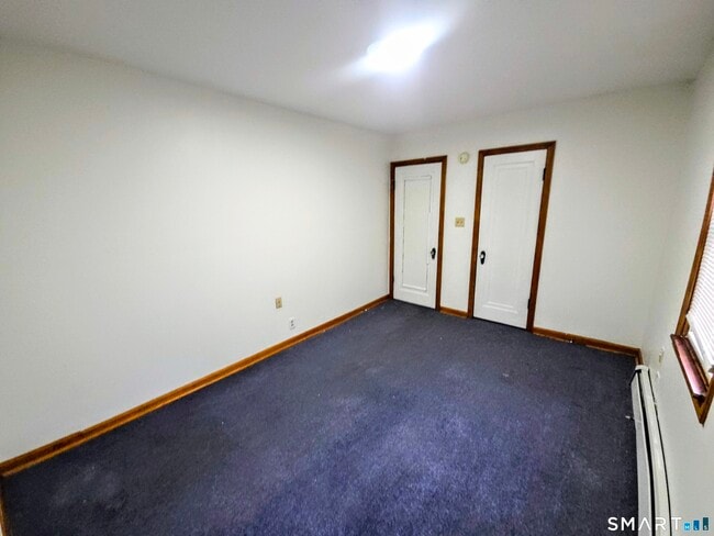 Building Photo - 387 Putnam Pike