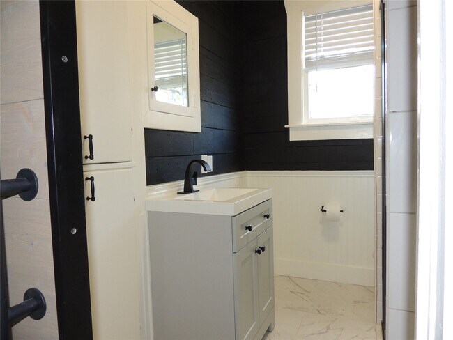 Building Photo - 3701 Bradley St