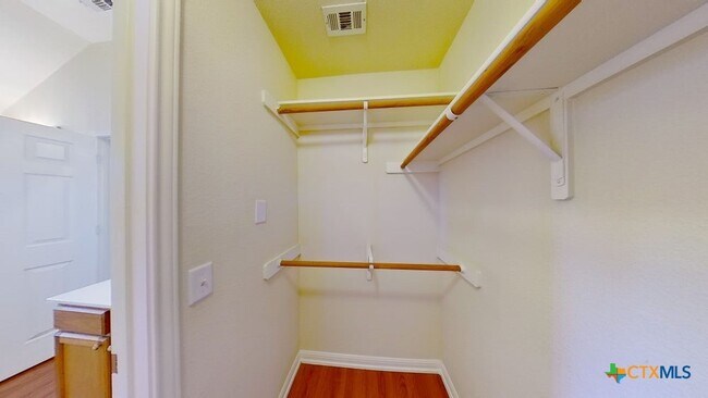 Building Photo - 102 Hersee Ct