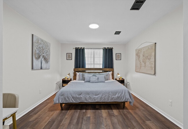 Building Photo - 2001 N 61st Ave