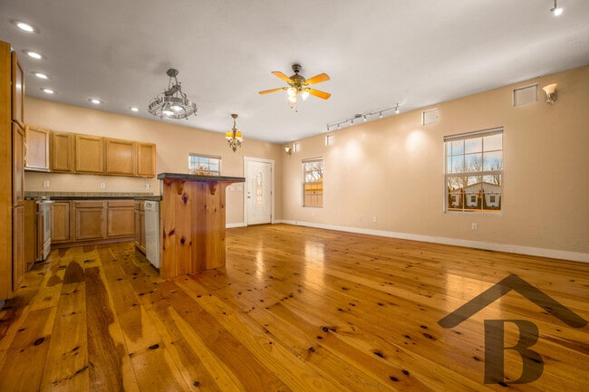 Building Photo - 1522 S Tuscany Ct