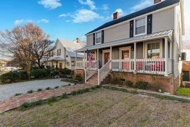 Building Photo - 203 Oliver St