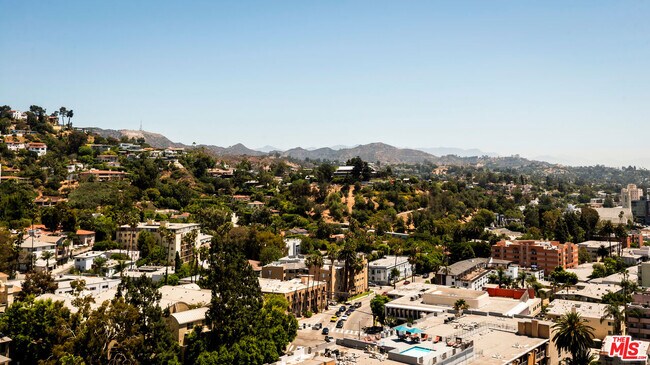 Building Photo - 7250 Franklin Ave